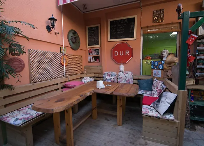 Гостьовий будинок Anik 3*